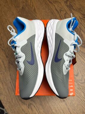 Nike Revolution 6 NN (GS) Grey/Blue Running Shoes DD1096 Youth 5.5 or Woman's 7